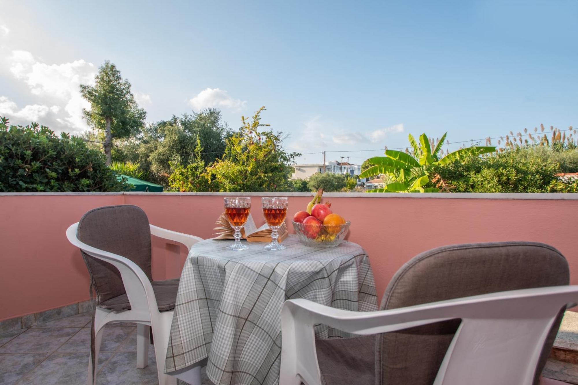 Spiros Ii & 50m From Center 300m From Ideal For Families And Groups Laganas