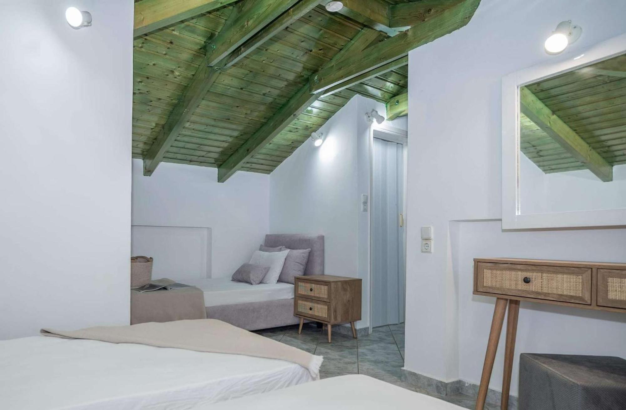Spiros Ii & 50m From Center 300m From Ideal For Families And Groups *