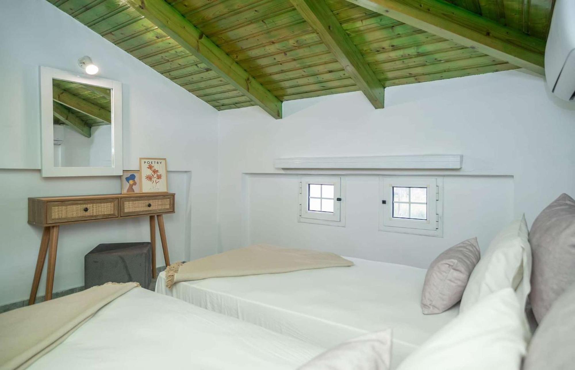 Spiros Ii & 50m From Center 300m From Ideal For Families And Groups Laganas