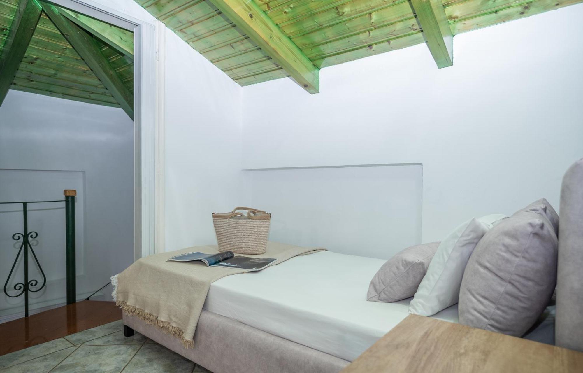 Apartament Spiros Ii & *