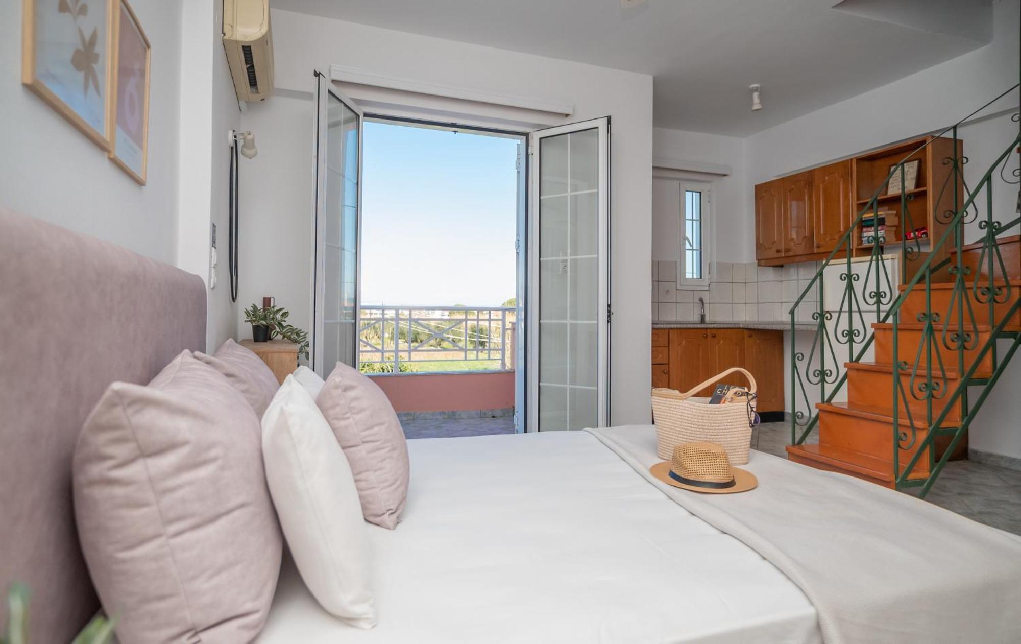 Spiros Ii & Apartment