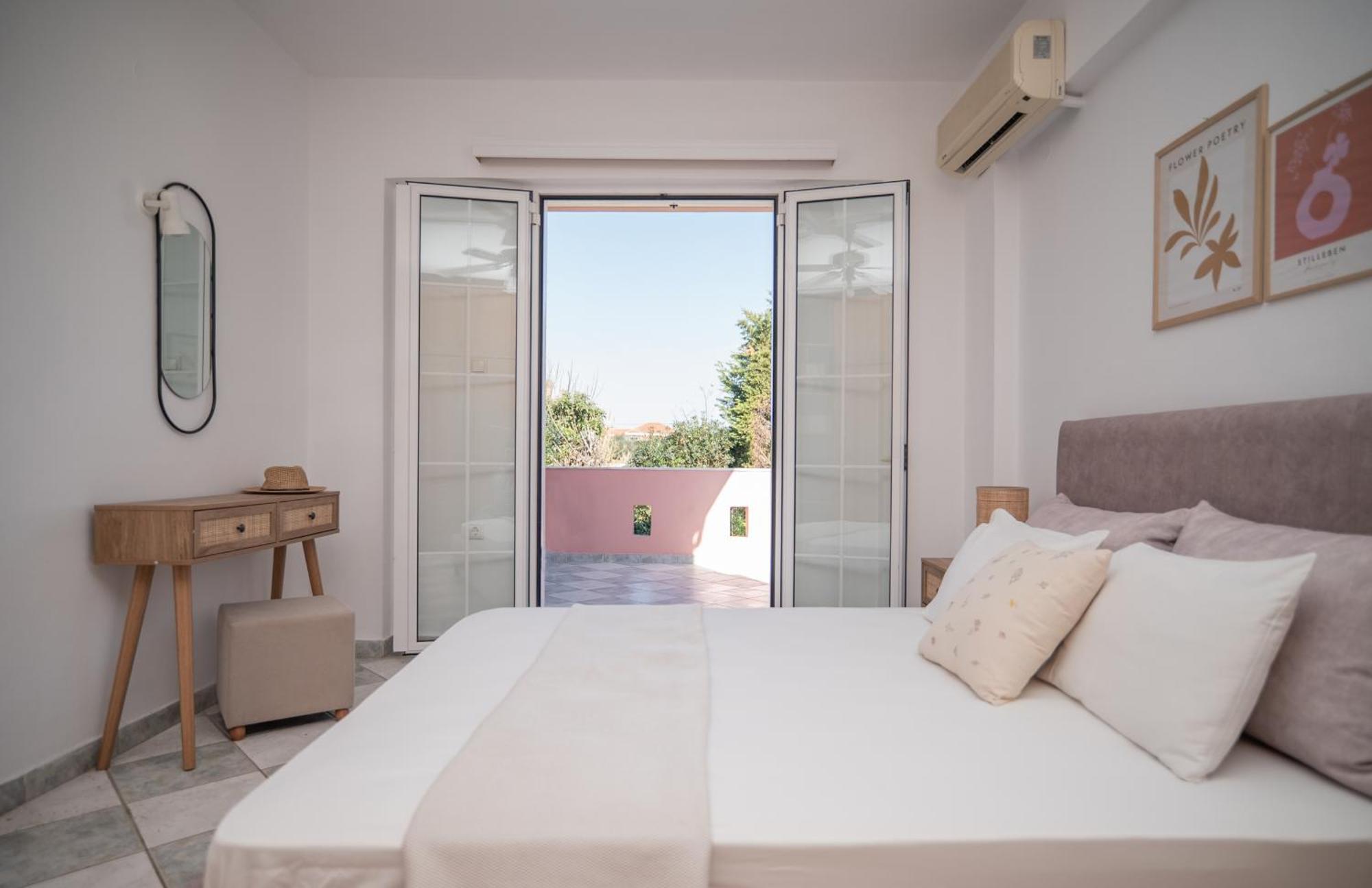 Spiros Ii & 50m From Center 300m From Ideal For Families And Groups